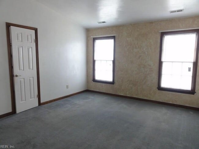 Building Photo - 2937 Threechopt Rd