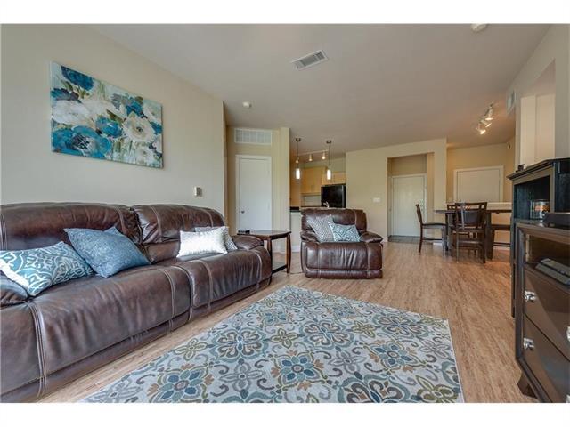Foto del edificio - 4414 Cedar Springs Rd