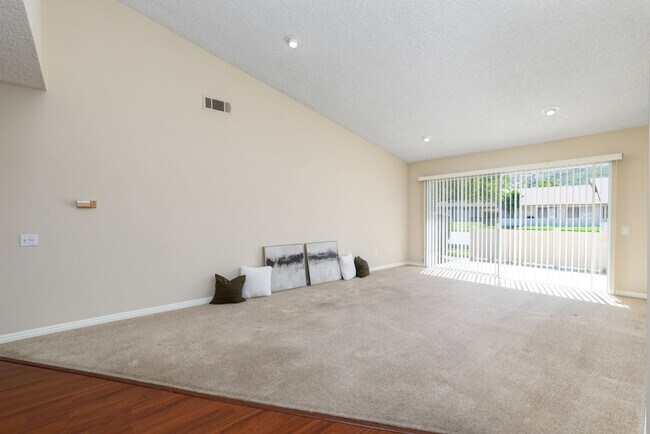 Building Photo - Leisure Village Rental - Popular Amalfi Mo...