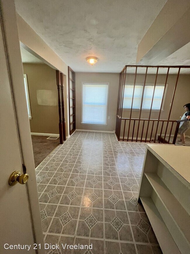 Building Photo - 3 br, 1.5 bath House - 3220 Acacia Drive