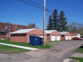 Garajes 2-Car - 1222-1230 Hughitt Ave