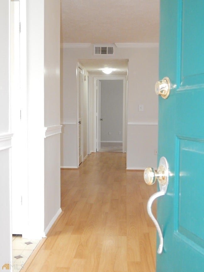 Building Photo - 501 Wynnes Ridge Cir SE