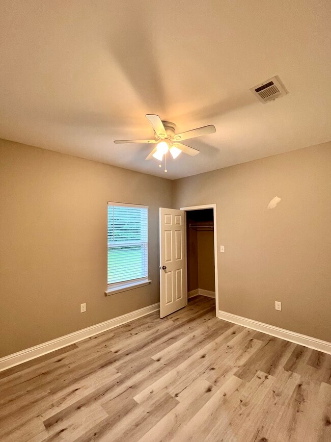 Building Photo - 15536 Quail Creek Cove