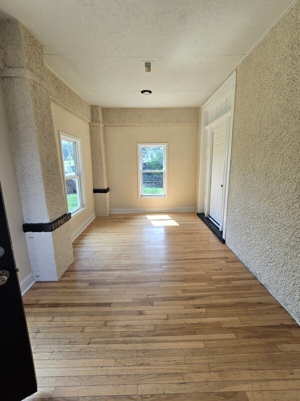 Building Photo - 2513 Haden Ave