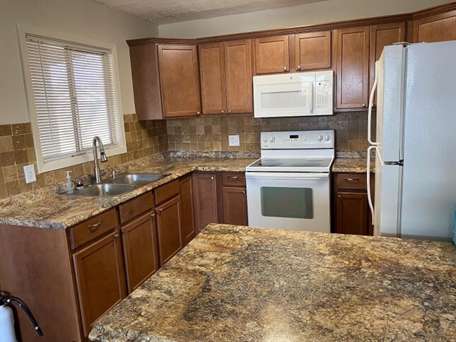 Building Photo - 4431 Oaklawn Dr