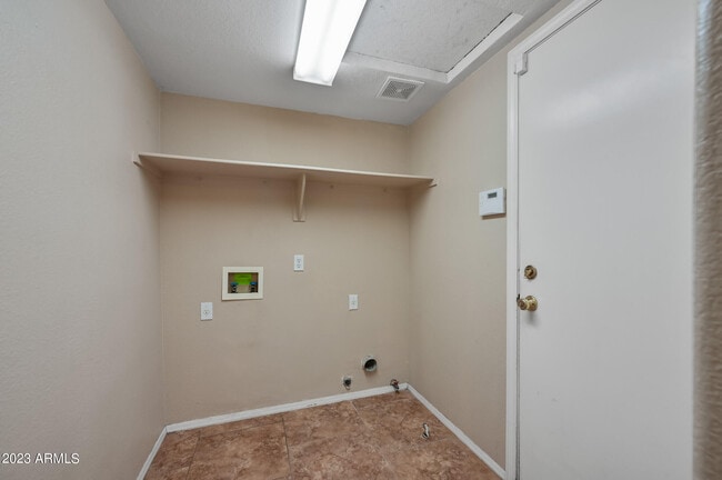 Building Photo - 16122 W Desert Bloom St