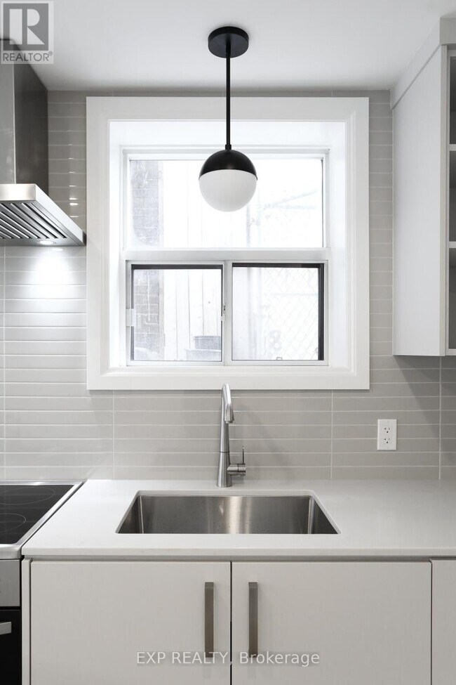 Photo du bâtiment - 73 Balfour Ave