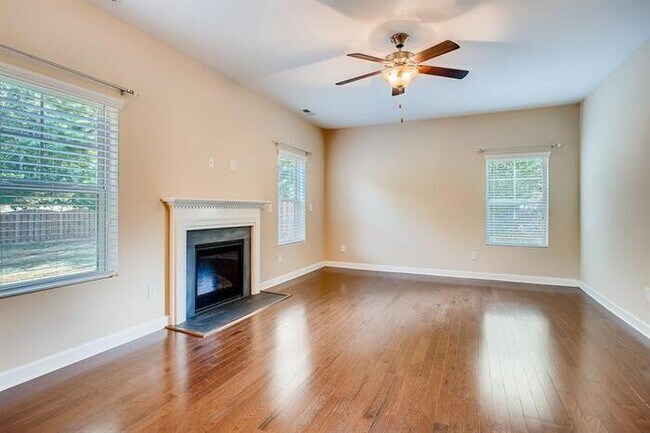 Building Photo - 144 Misty Woods Dr, Lake Wylie, SC, 29710