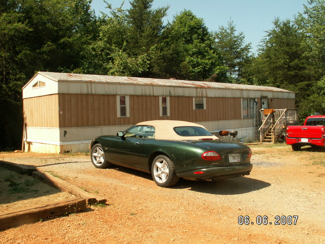  - 146-162 Pinecrest Cir