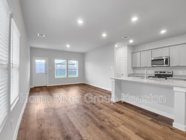 Foto del edificio - 17812 Lionheart Rd