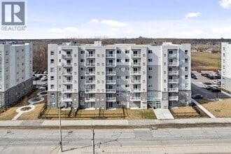 Building Photo - 1611 Banwell Rd