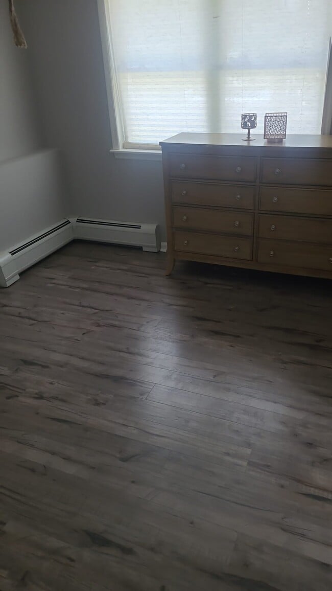 Building Photo - 23 New Clarkstown Rd