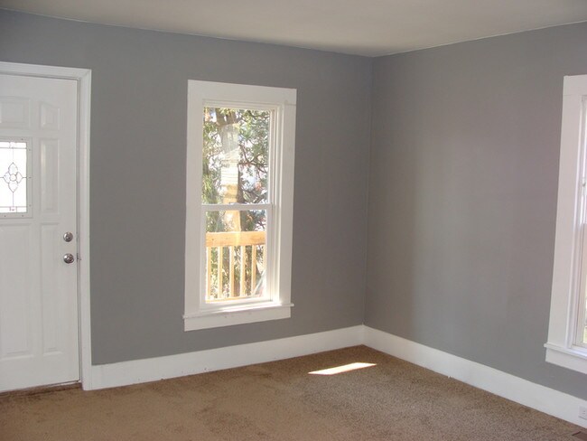 Building Photo - Midtown Rehabbed 3 Bedroom Home