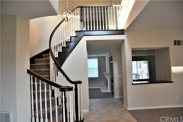Building Photo - 44 Gingham St