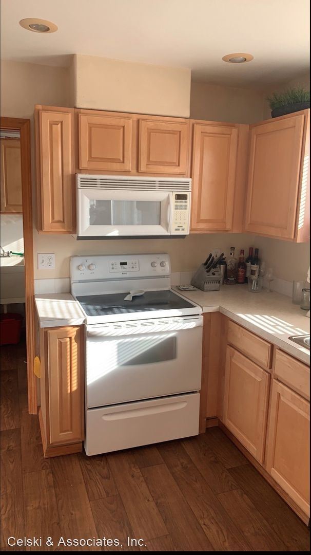 Building Photo - 3 br, 2.5 bath House - 231 Hartwood St *