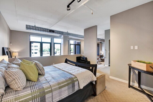 Foto del edificio - 7301 E 3rd Ave