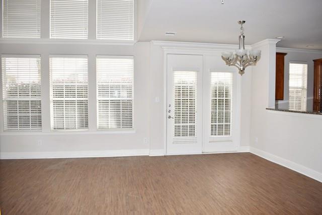 Building Photo - 2529 Champagne Dr