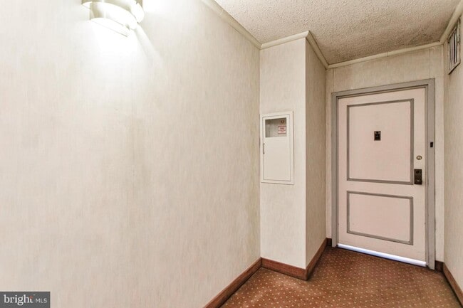 Building Photo - 4601 N Park Ave