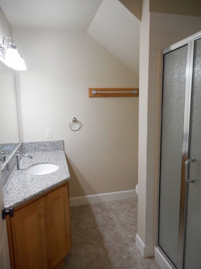 Building Photo - Luxurious Townhouse Living in Albany's Heart
