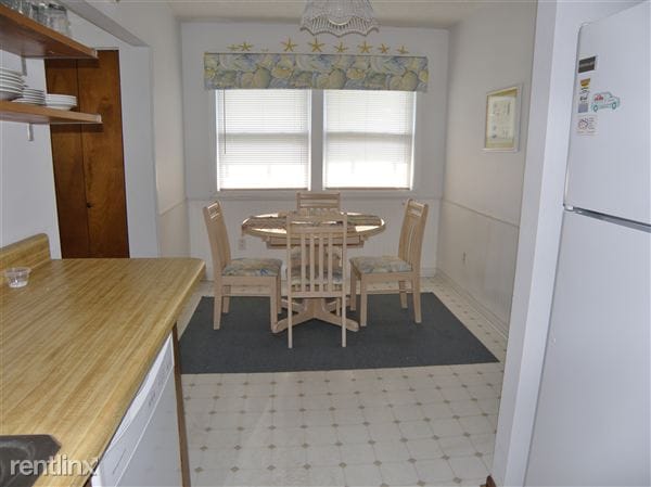 Building Photo - 219 Seashore Dr