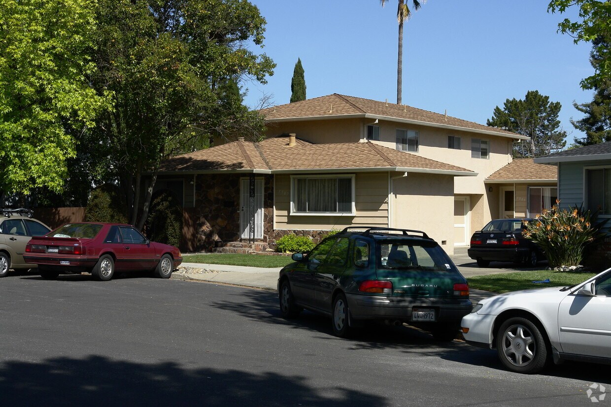 Building Photo - 1507-1509 Hawes Ct