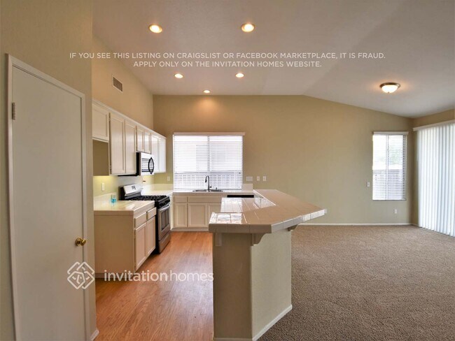 Foto del edificio - 13692 Basswood Dr