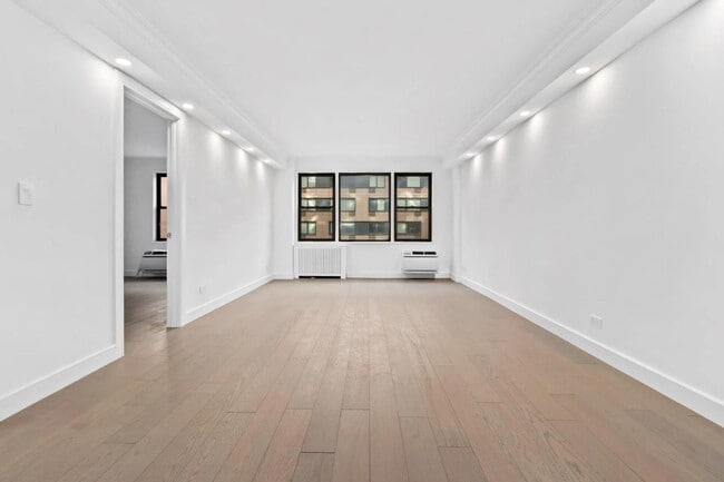 Foto del edificio - 333 E 34th St