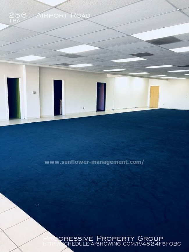 Building Photo - MOVE IN SPECIAL WITH 3-YEAR LEASE!