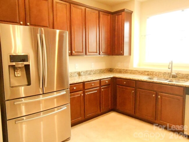 Building Photo - 115 Leyton Loop