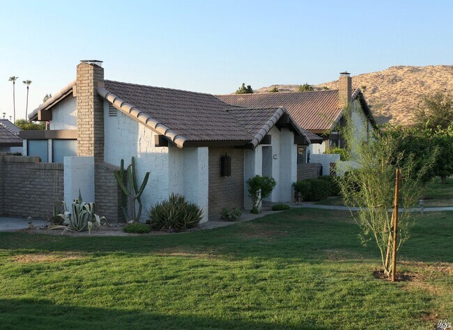 Building Photo - Canyon Sands Villa, Unfurnished, Long Term