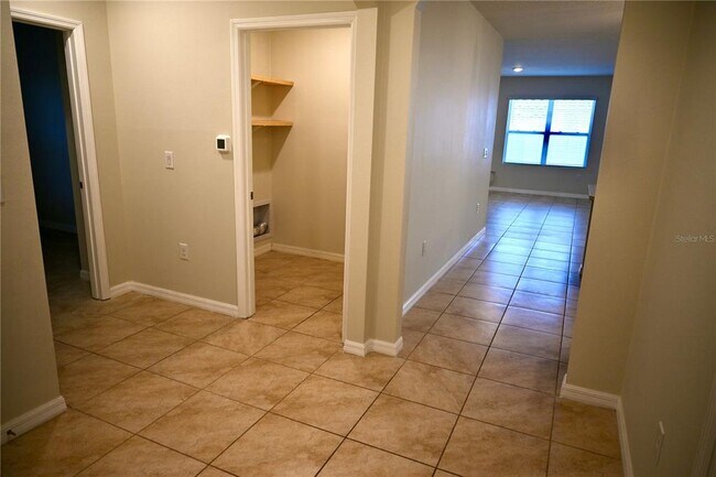 Foto del edificio - 1036 Bethpage Rd