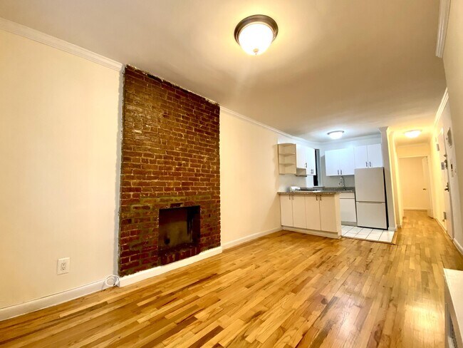 Foto del edificio - 427 E 83rd St