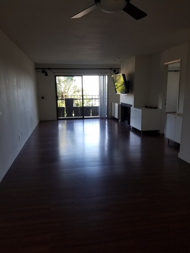 Dining/Living Room - 6465 Kanan Dume Rd