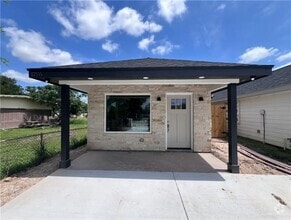 Building Photo - 1726 La Paloma Ave