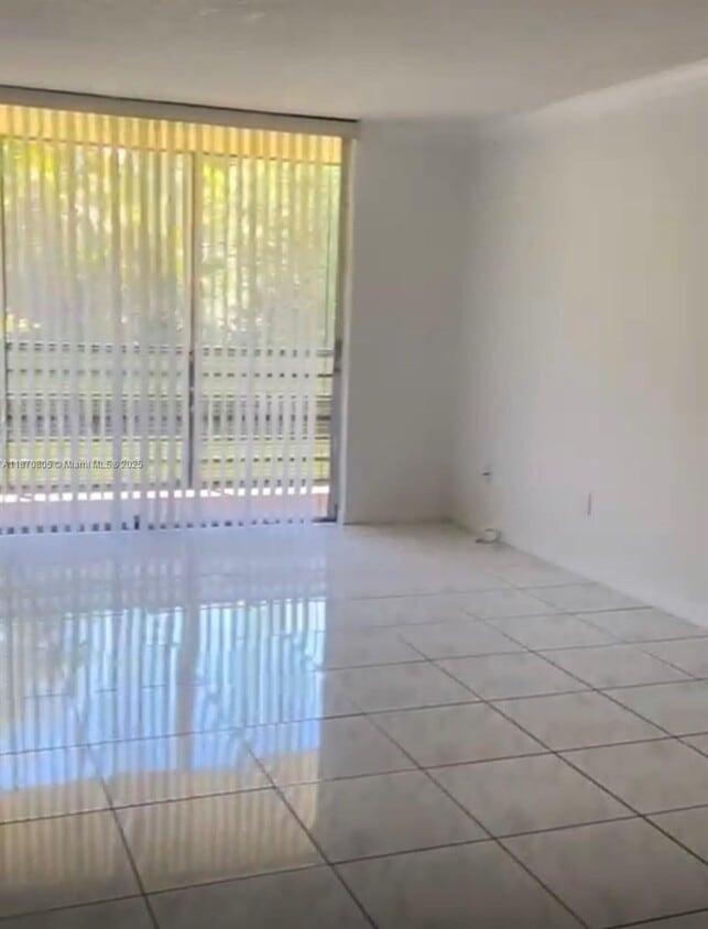 Foto del edificio - 3490 Foxcroft Rd