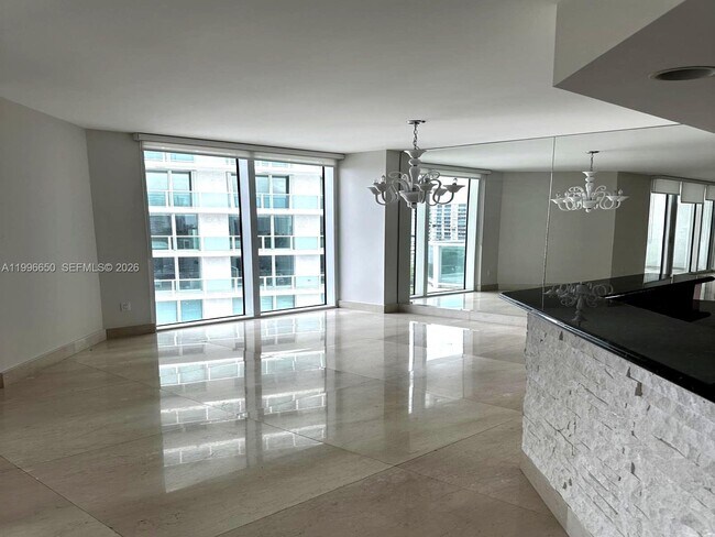 Foto del edificio - 3301 NE 183rd St