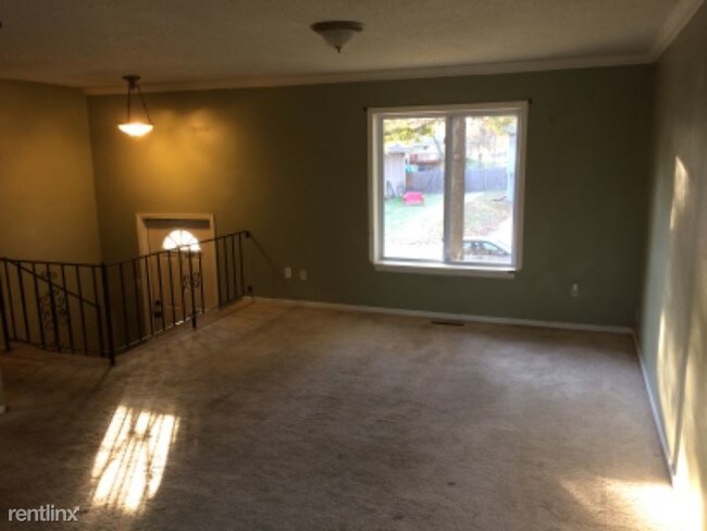 Building Photo - 3 br, 1 bath House - 1807 Oak street