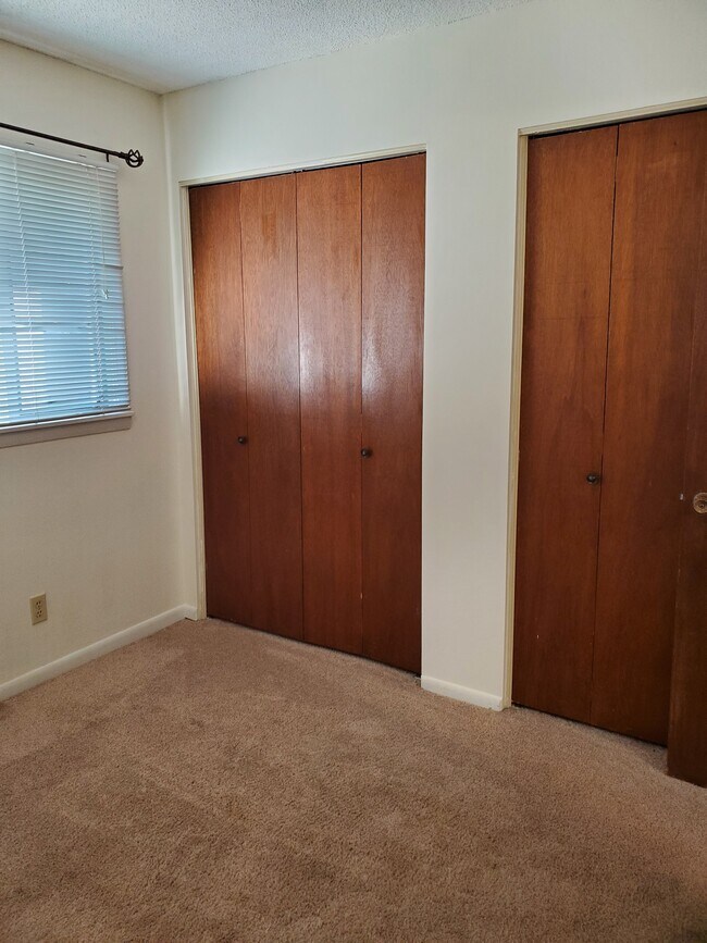 bedroom - 2100 College Heights Rd