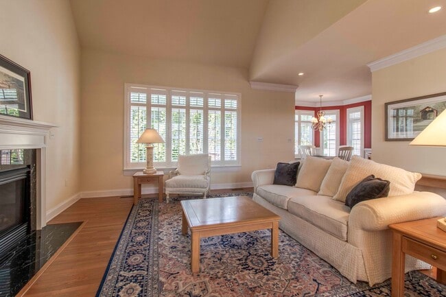 Foto del edificio - SHORT TERM - FURNISHED OR UNFURNISHED - SINGLE FAMILY - RBYCC