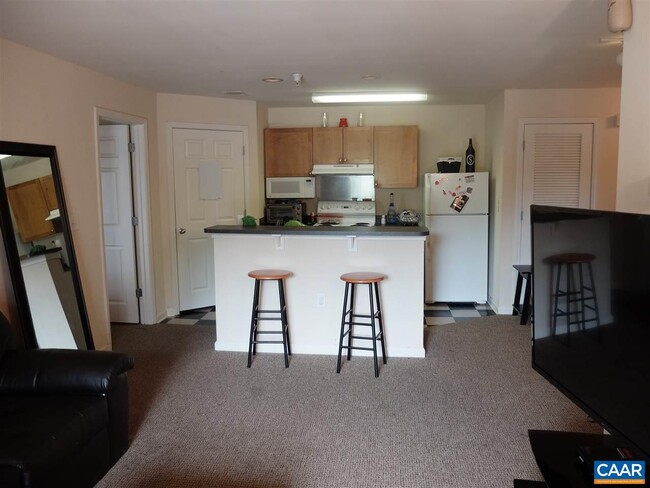 Building Photo - 237 Yellowstone Dr