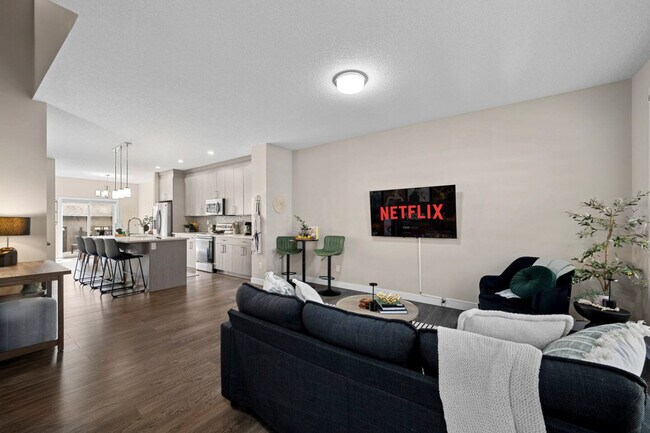 Photo du bâtiment - 10752-10792 92 St NW