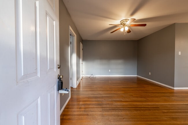 Foto del edificio - 430 N Graham St