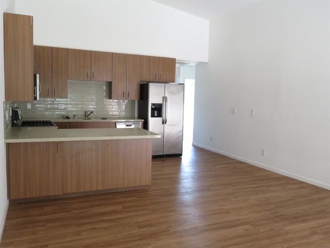 Foto del edificio - 12550 Laurel St
