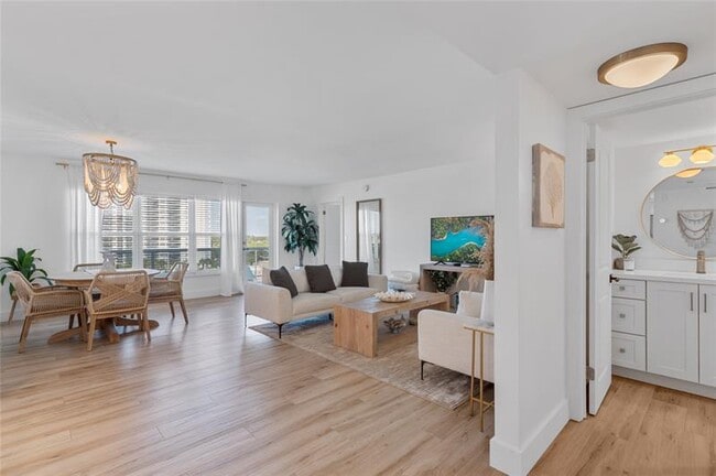 Building Photo - 3500 Galt Ocean Dr