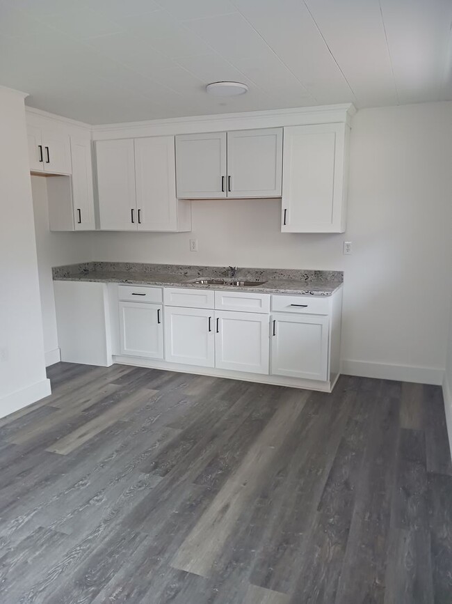 Building Photo - One Bedroom Apt for Rent in Lancaster SC!