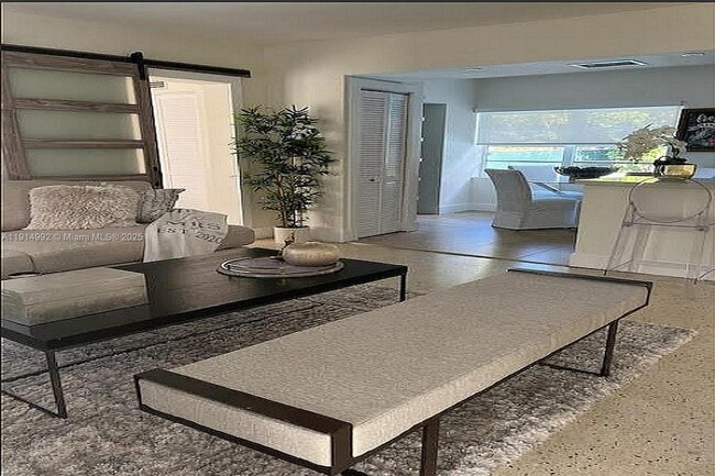 Building Photo - 827 NE 140th St