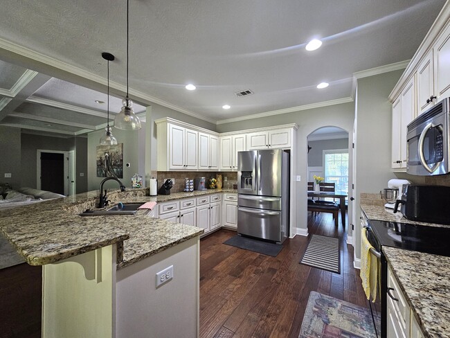 Building Photo - 821 Herrington Dr