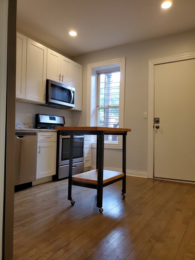 Kitchen - 1309 W Fillmore St