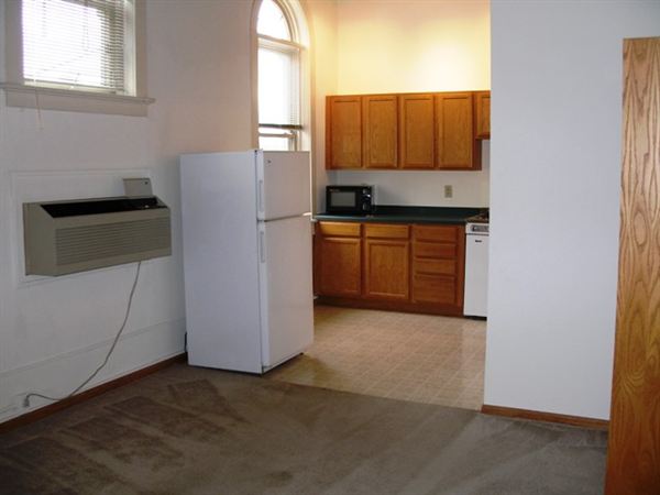 Primary Photo - 106 S 2nd St