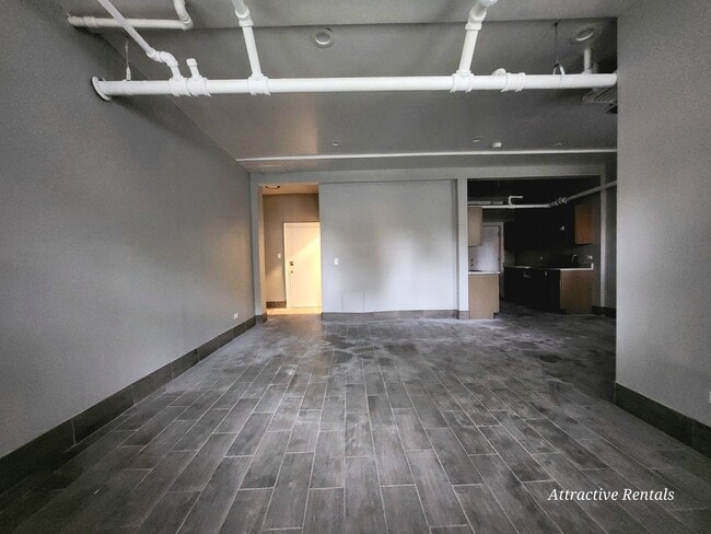 Photo - 658 E 81st St Apartment